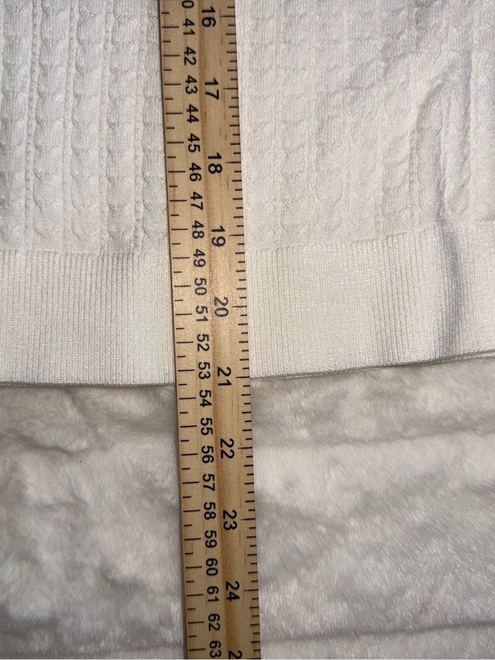 Adrianna Papell White Short Sleeve Knit Top with Black Trim Accents - Size M - Picture 9 of 10